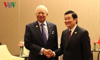 Presiden Vietnam, Truong Tan Sang melakukan kontak di sela-sela Konferensi APEC