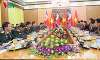 Menteri Pertahanan Vietnam melakukan pembicaraan dengan Menteri Angkatan Bersenjata Rakyat Korea