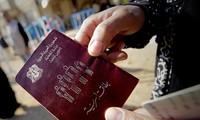 IS menggunakan puluhan ribu paspor asli untuk masuk Eropa