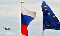 Kalangan otoritas Uni Eropa mendesak supaya bersama dengan Rusia  saling menghapuskan sanksi-sanksi