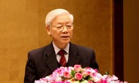 Pemimpin berbagai Partai dan sahabat internasional terus mengirim surat dan tilgram ucapan selamat kepada Sekjen Nguyen Phu Trong