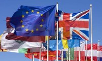 OECD memperingatkan akibat ekonomi kalau Inggris meninggalkan Uni Eropa