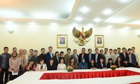 Kedutaan Besar Indonesia di Vietnam mengadakan pertemuan dengan para alumni Vietnam di Indonesia