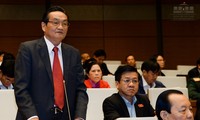 MN Vietnam berbahas tentang beberapa laporan pekerjaan masa bakti yang dilakukan Presiden, Pemerintah dan PM