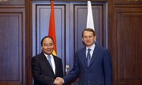  PM Nguyen Xuan Phuc melakukan pertemuan dengan Ketua Duma Negara Federasi Rusia