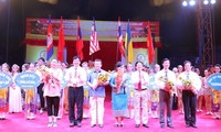 Pembukaan Festival Sirkus Internasional tahun 2016