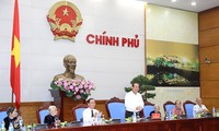 Deputi PM Truong Hoa Binh menerima delegasi orang-orang yang berjasa kepada revolusi dari provinsi Tien Giang