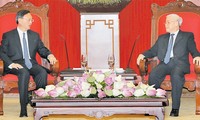 Sekjen KS PKV, Nguyen Phu Trong menerima Anggota Dewan Negara Tiongkok, Yang Jiechi