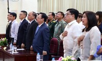Memperingati ultah ke-40 penggalangan hubungan diplomatik Vietnam-Filipina