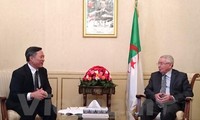Aljazair menilai tinggi semua prestasi perkembangan yang telah dicapai Vietnam