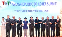PM Nguyen Xuan Phuc menghadiri KTT ASEAN dengan para mitra