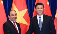 PM Nguyen Xuan Phuc bertemu dengan Sekjen, Presiden Tiongok, Xi Jinping