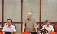 Sekjen Nguyen Phu Trong melakukan temu kerja dengan Badan Harian Komite Partai Komunis kota Can Tho