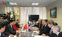 Deputi PM, Menlu Pham Binh Minh bertemu dengan Deputi Pertama Menlu AS, Antony Blinken