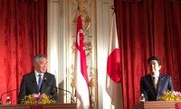 Pimpinan Jepang-Singapura mengadakan pembicaraan untuk memperkuat hubungan bilateral