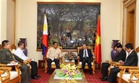 Menteri Keamanan Publik Vietnam, To Lam menerima Penasehat Keamanan Nasional Filipina, Hermogenes Esperon