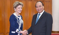 PM Nguyen Xuan Phuc menerima Sekretaris Negara Kementerian Ekonomi, Pendidikan dan Penelitian Swiss, Ibu Ineichen