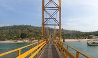 Jembatan roboh di Bali, sehingga menimbulkan puluhan korban