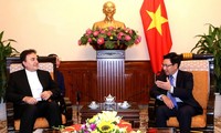 Deputi PM Vietnam, Pham Binh Minh menerima Dubes Iran, Saleh Adibi 