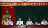 Deputi PM Vietnam, Truong Hoa Binh melakukan dialog dengan para nelayan tentang kebijakan ganti rugi