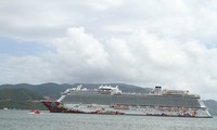 Kapal pesiar membawa 2000 wisman mengunjungi Teluk Nha Trang