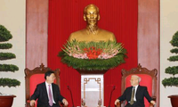 Sekjen KS PKV, Nguyen Phu Trong menerima Ketua Komite Tetap KRN Tiongkok, Zhang Dejiang