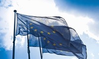 Uni Eropa mengesahkan peta jalan memperkuat keamanan dan pertahanan