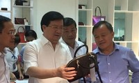 Deputi PM Trinh Dinh Dung melakukan temu kerja dengan Asosiasi Kulit, Alas Kaki dan Tas