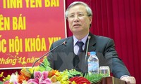 Pemimpin Partai dan Negara Vietnam melakukan kontak dengan para pemilih setelah persidangan ke-2 MN Vietnam angkatan XIV