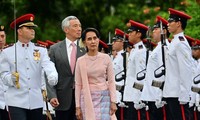 Panasehat Negara  Myanmar melakukan kunjungan resmi di Singapura
