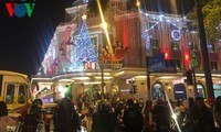 Suasana menyambut Hari Natal yang bergelora di Vietnam dan di dunia