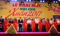 Lebih dari 200 gerai ikut serta dalam Pekan raya musim semi Da Nang 2017
