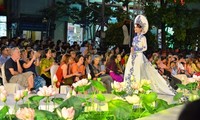 Kontes “Kelembutan busana Ao dai” memuliakan kecantikan wanita Vietnam