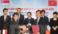 Memperkuat kerjasama pemuda Vietnam-Singapura