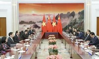  Presiden Vietnam, Tran Dai Quang melakukan pertemuan dengan PM Tiongkok, Li Keqiang