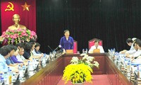  Wakil Ketua MN Vietnam, Tong Thi Phong melakukan temu kerja di provinsi Son La