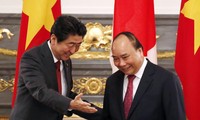  Media Jepang memuat secara menonjol pembicaraan tingkat tinggi antara PM Shinzo Abe dan PM Nguyen Xuan Phuc