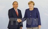 PM Vietnam, Nguyen Xuan Phuc melakukan pembicaraan dengan Kanselir Jerman, Angela Merkel