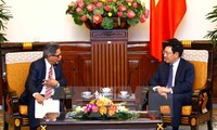  Deputi PM, Menlu Vietnam, Pham Binh Minh menerima Deputi Menlu El Salvador