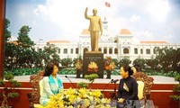  Pemimpin Kota Ho Chi Minh menerima Ketua KTT Wanita Global
