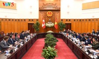 PM Vietnam, Nguyen Xuan Phuc melakukan pembicaraan dengan PM Kanada, Justin Trudeau
