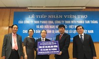 Asosiasi Persahabatan Vietnam-Republik Korea dan badan usaha Republik Korea bahu membahu membantu warga di daerah bencana alam