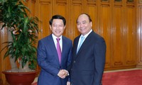 PM Vietnam, Nguyen Xuan Phuc menerima Menlu Laos, Saleumxay Kommasith