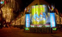 Suasana Hari Natal di beberapa gereja di Kota Hanoi