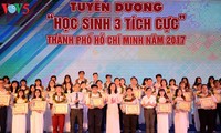  Banyak aktivitas sehubungan dengan Hari tradisi pelajar dan mahasiswa Vietnam