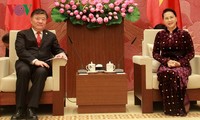  Ketua MN Vietnam menerima Wakil Ketua KRN Tiongkok