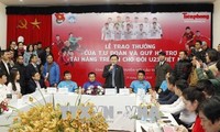  Pengurus Besar Liga Pemuda Komunis Ho Chi Minh melakukan temu pergaulan dengan para atlet Tim sepak bola U-23 Vietnam