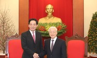  Sekjen KS PKV, Nguyen Phu Trong menerima Dubes Tiongkok, Hong Xiao Yong