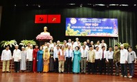   Kota Ho Chi Minh mengadakan acara temu muka dengan 200 warga etnis-etnis minoritas yang tipikal