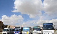 Suriah: Konvoi kendaraan pengangkut barang bantuan internasional tiba di Ghouta Timur